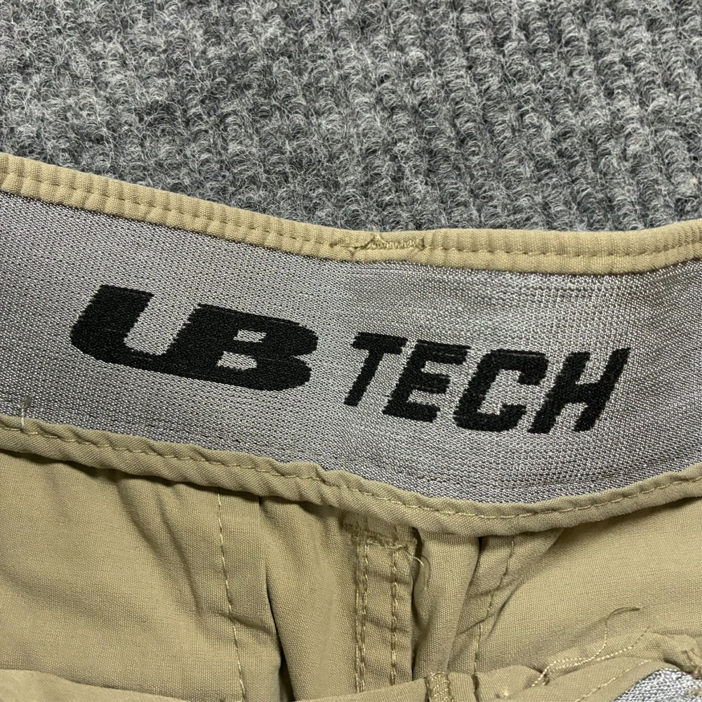 UB Tech Mens Cargo Pants Size 32x30 Beige Zip Pocket Stretch Outdoor Mid Rise - Picture 3 of 10
